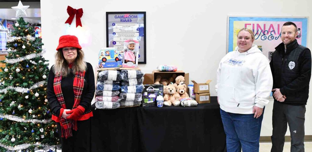 Lindsey Wilson University Community Helps Support Operation Christmas Spirit